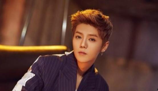 鹿晗家世爆料视频播放,家族背景曝光,明星光环背后的故事  第3张 鹿晗家世爆料视频播放,家族背景曝光,明星光环背后的故事  第3张